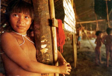 es-indigenas-yanomami-3-390